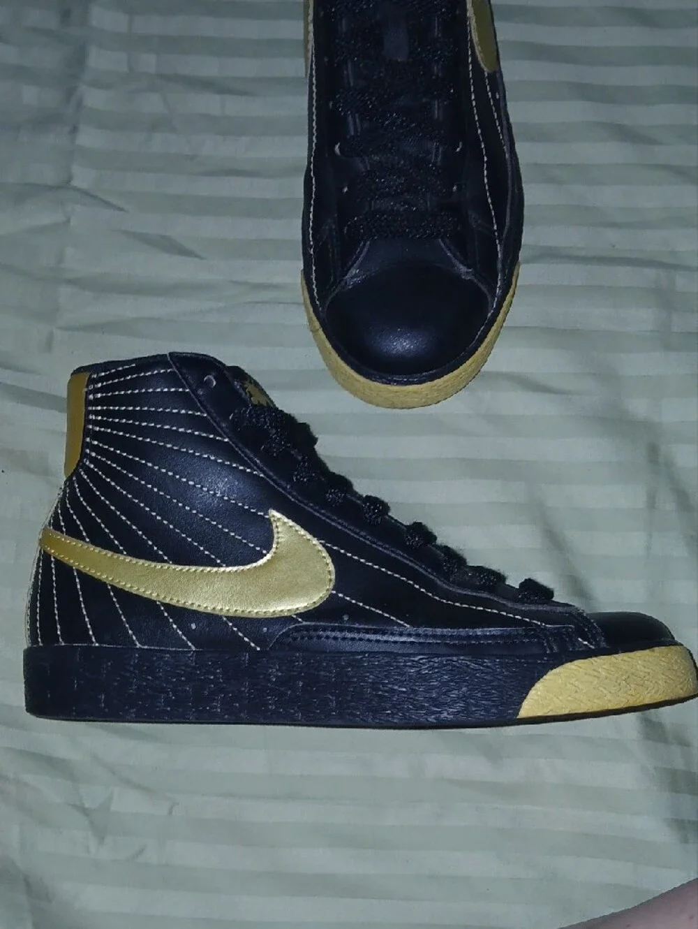 Nike Womens Blazer High Black and Gold Sunray Hi Top Sneakers Sz: 6.5